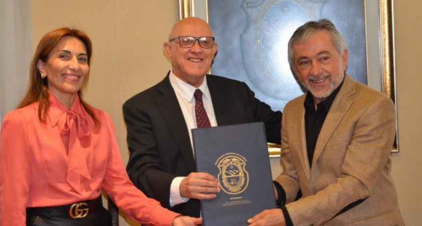   La Secretaría de la Gobernación y la UNLaR firmaron importante convenio de cooperación 