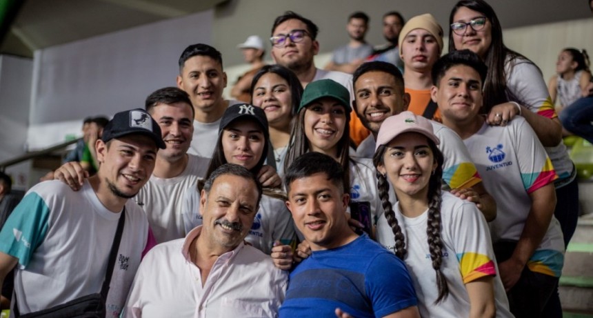 Estudiantina 2022 volvió con todo al Superdomo