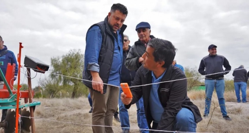  Se entregaron boyeros solares a 50 pequeños emprendedores