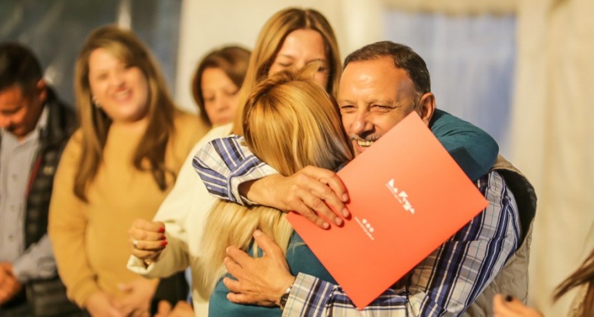 Se entregaron 121 decretos de designación en Educación