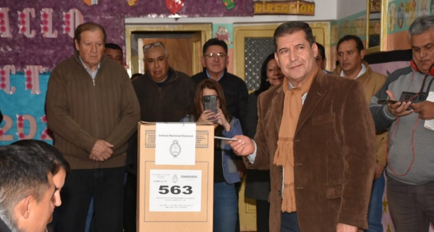 Sergio Casas: “Estoy contento de participar de este acto cívico en estos 40 años ininterrumpidos de democracia”