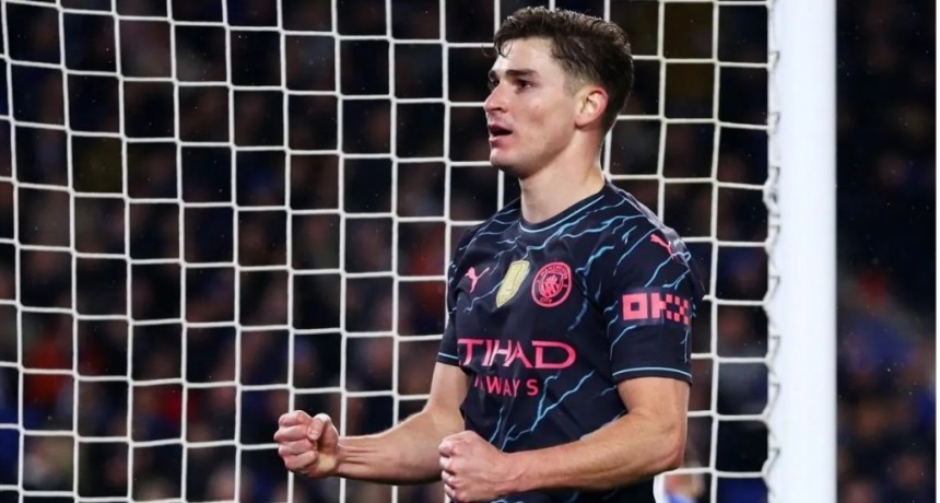Julián Álvarez podría jugar en el PSG