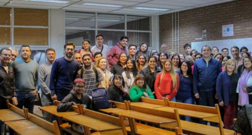 Natalia Álbarez Gómez y Luis Oviedo siguen sumando adhesiones 