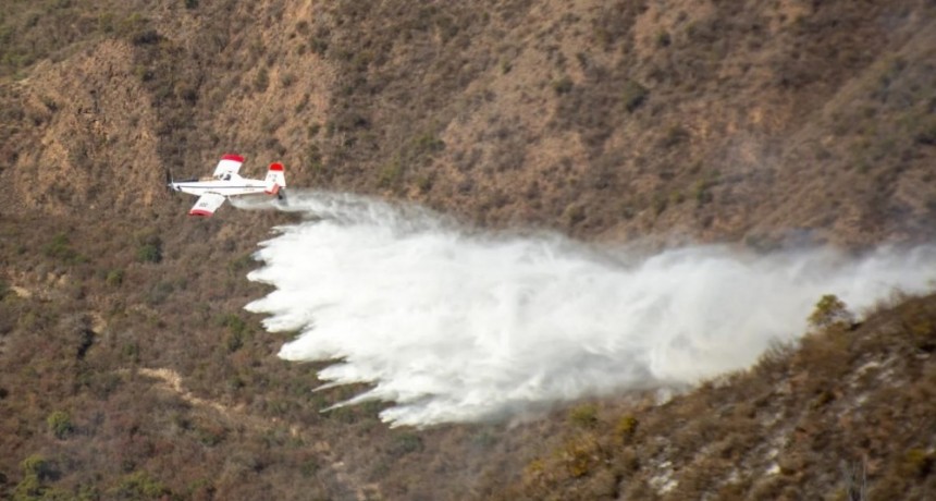 Sigue la intensa búsqueda del piloto y la aeronave en el cordón del Velasco