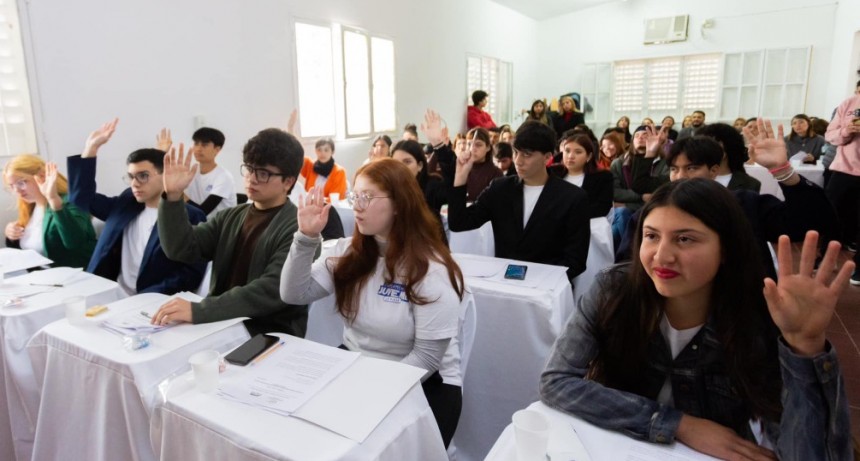 Viceintendenta celebró la realización del Parlamento Municipal Juvenil 