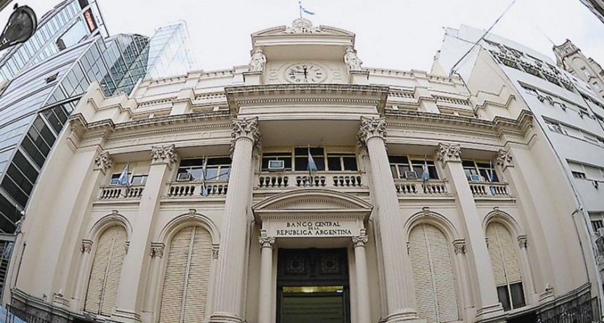 El Banco Central aumentó los montos máximos para extraer plata por cajeros automáticos