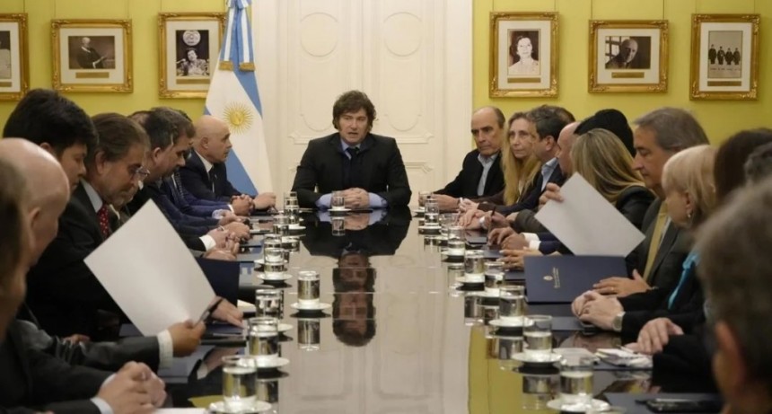 Milei logró respaldo de legisladores dialoguistas y vetará la ley de aumento a jubilaciones