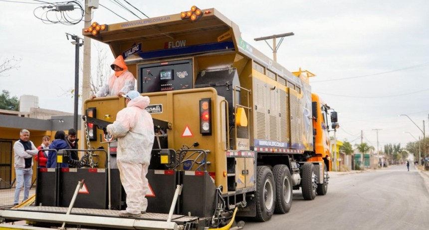 Con nueva tecnología, Provincia y Municipio avanzan en la recuperación de calles en barrios capitalinos