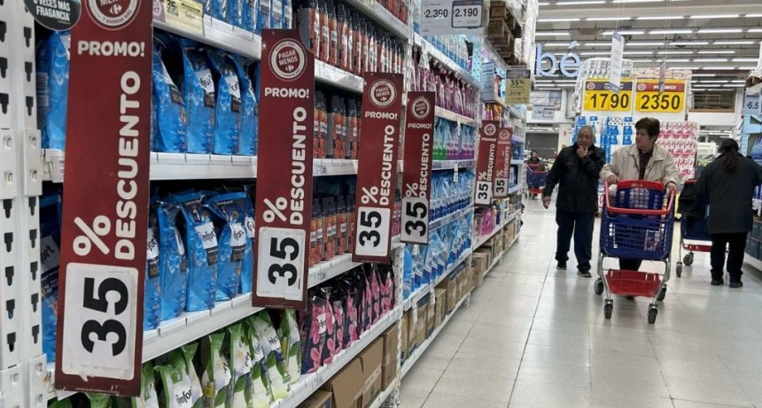 Milei lo hizo: 8 de cada 10 argentinos cambiaron sus hábitos de consumo por la crisis económica