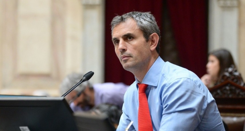 Martín Menem criticó al Kirchnerismo usando la nueva película de Francella