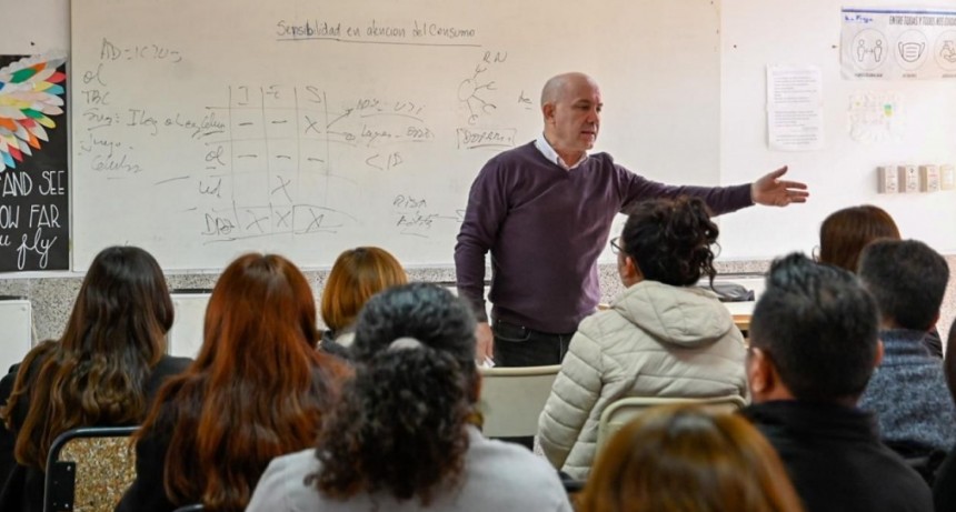 Capacitan a docentes para prevenir consumos problemáticos en las escuelas