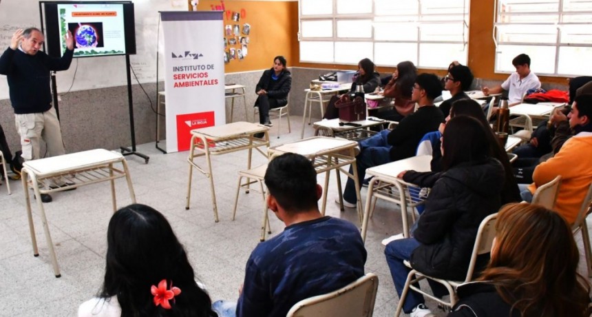 Dictan taller de saneamiento ambiental en San Blas de los Sauces