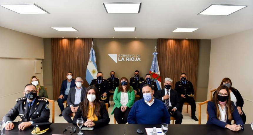 Quintela anunció un bono para la policía y el servicio penitenciario