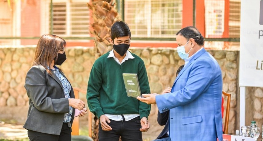 Estudiantes riojanos recibirán 3.000 notebooks 