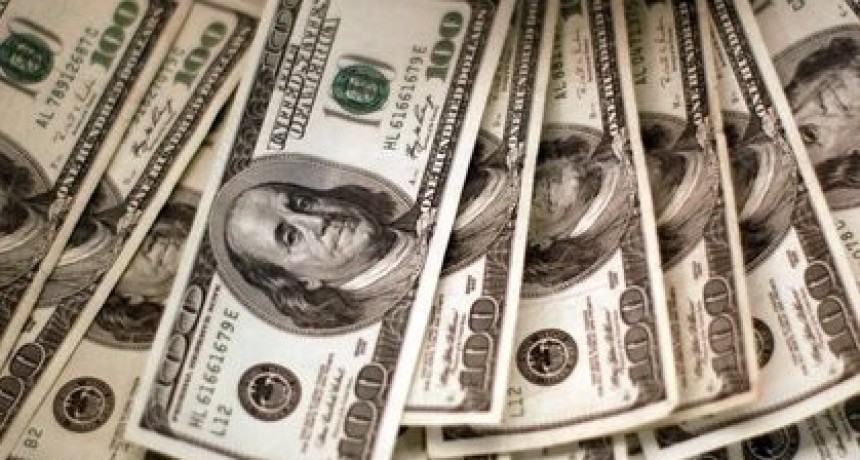 Este lunes los bancos vuelven a vender dólares a través del homebanking