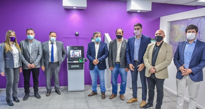  Quintela inauguró remodelación del Banco Rioja en Olta y el Paseo Municipal 