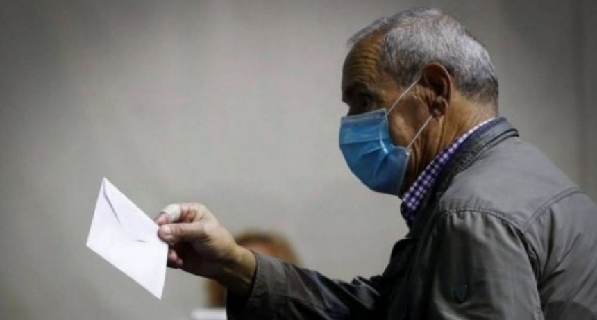 Distancia, birome y DNI en mesa: el protocolo para votar