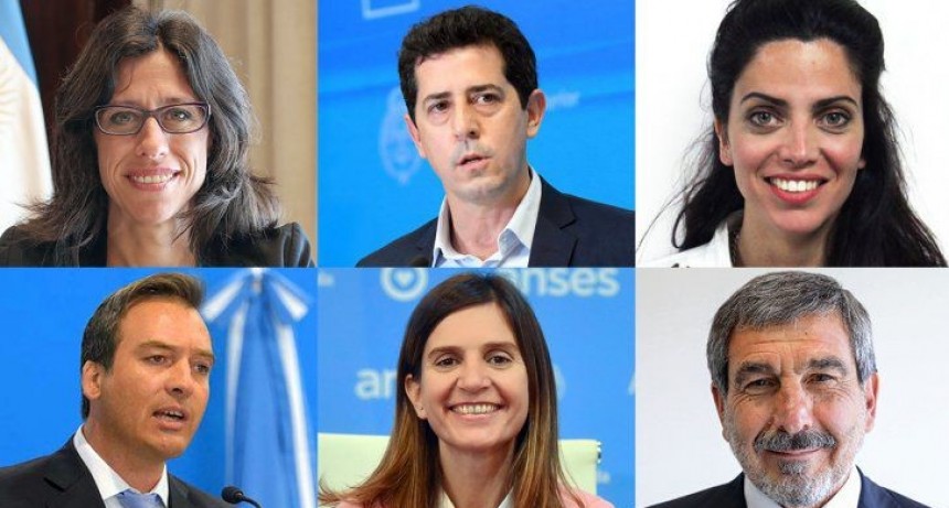 Ministros y otros funcionarios pusieron su renuncia a disposición del Presidente