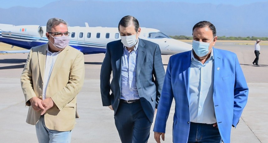 Quintela recibió a sus pares en la cumbre política de La Rioja