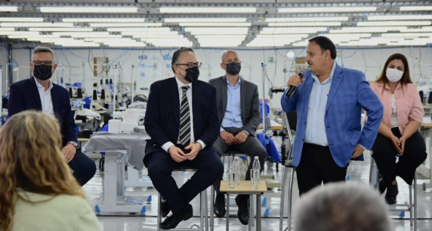 Provincia y Nación inauguraron la Fábrica KM Tex que genera 60 nuevos puestos de trabajo” 