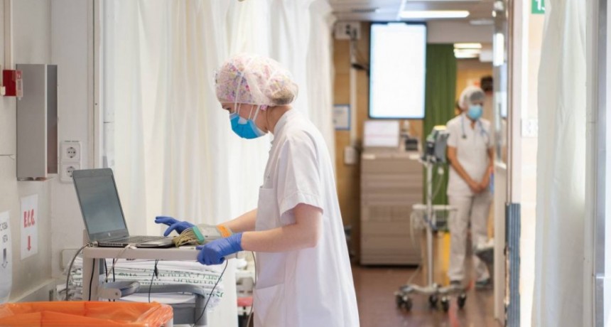 84 personas fallecieron y se registraron 1.825 nuevos contagios de coronavirus en el país