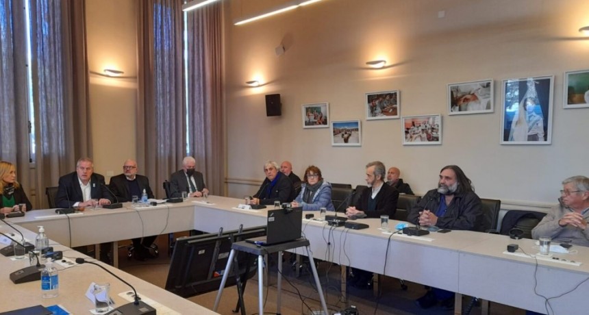 Convocatoria del Gobierno a reabrir la discusión paritaria con gremios docentes nacionales
