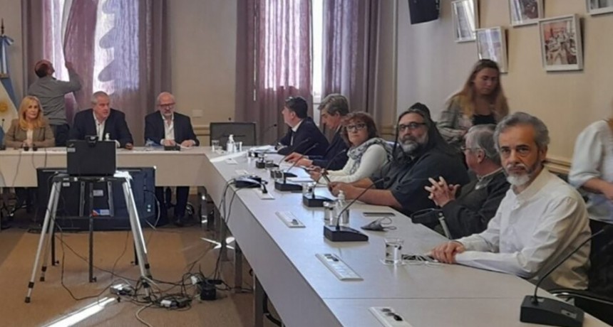 Gremios docentes aceptaron aumento del salario inicial docente que propuso el Ministerio de Educación