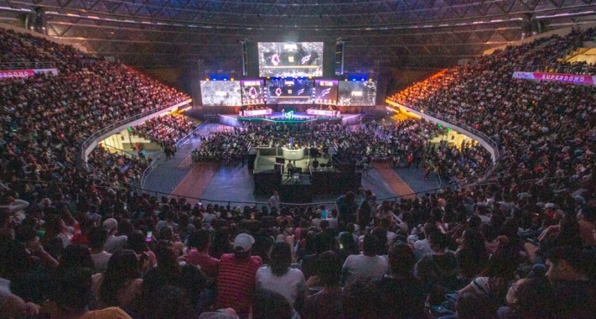 Miles de jóvenes hicieron explotar al Superdomo en la final de la Federal eSports Cup 