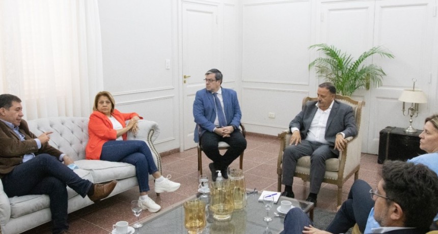  Quintela se reunió con el diputado nacional y presidente del bloque del Frente de Todos Germán Martínez