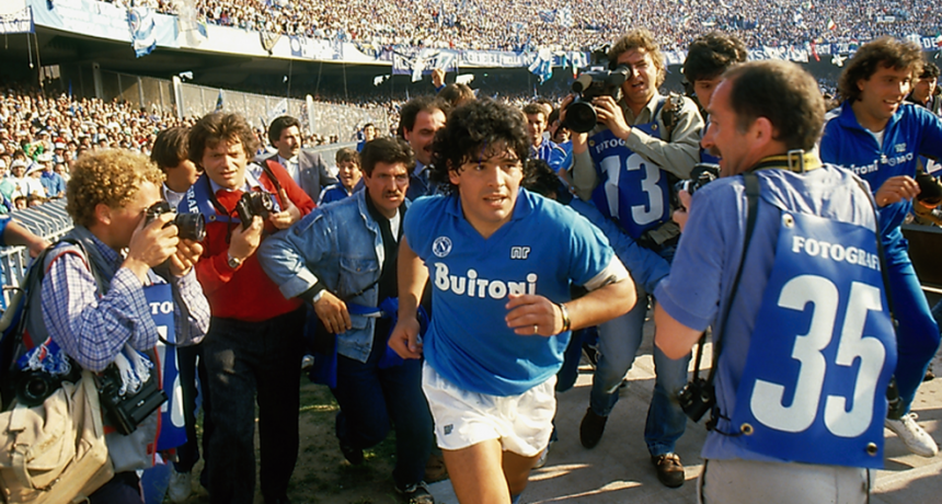 Napoli no podrá usar la imagen de Maradona en su camiseta por decisión judicial