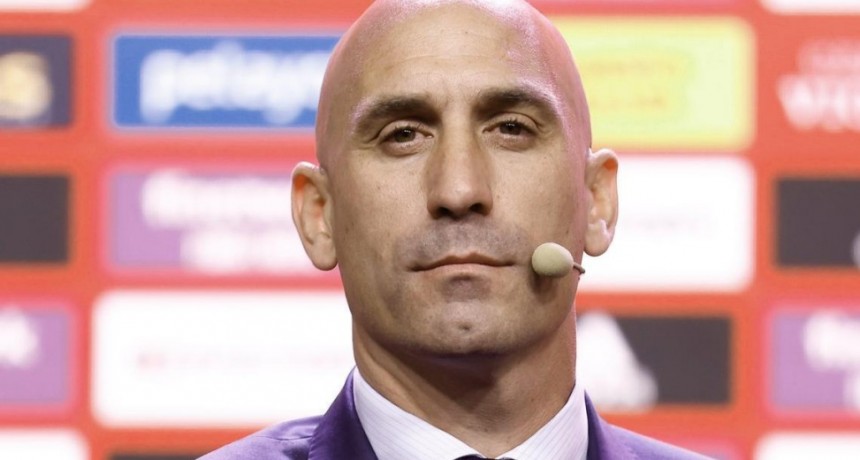 Luis Rubiales renunció a la presidencia de la Federación Española