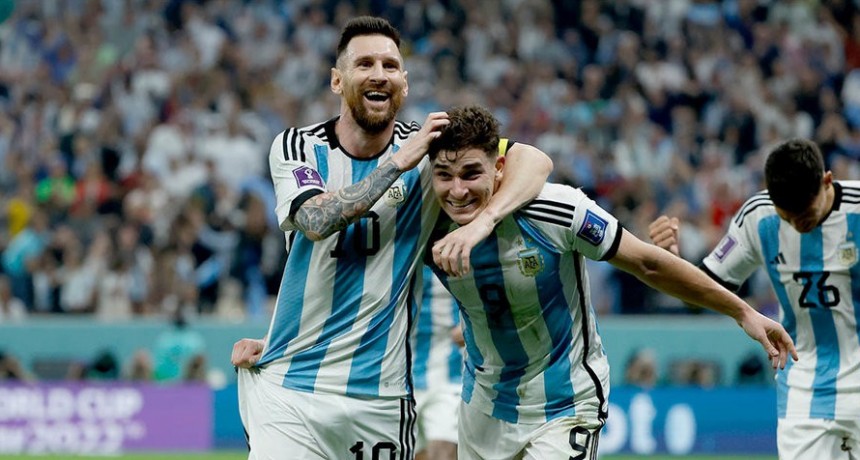 Messi y Álvarez fueron nominados por la FIFA a los premios The Best