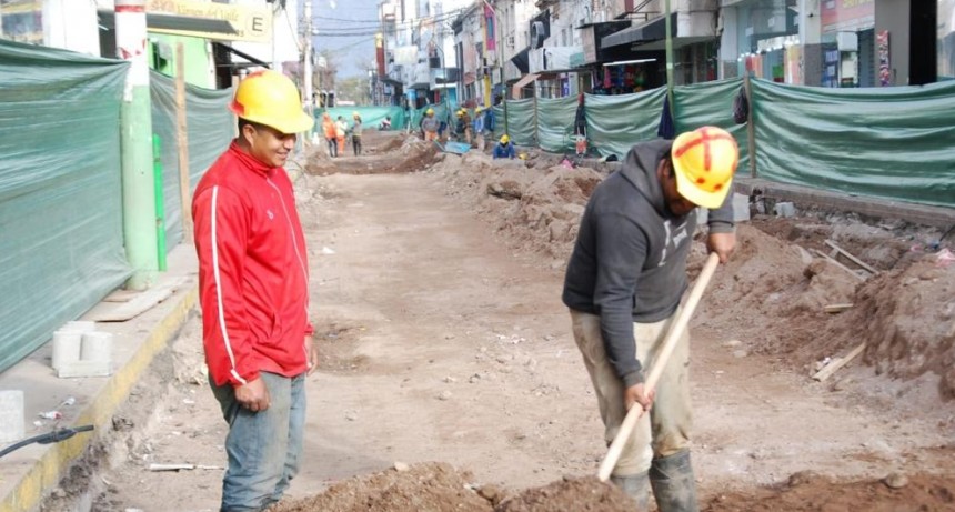 Avanza la Obra de Renovación Urbana y Desagües Pluviales: La calle Alberdi con corte de transito