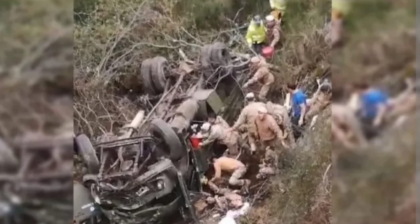 San Martin de los Andes: Cuatro soldados muertos y 18 heridos tras desbarrancar un camión del Ejército