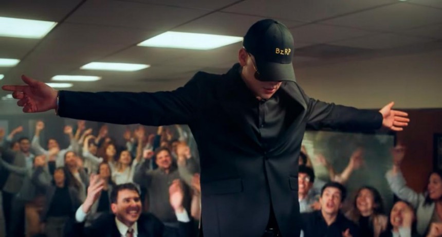 Guillermo Francella participó del videoclip en el que Bizarrap anunció su próxima colaboración