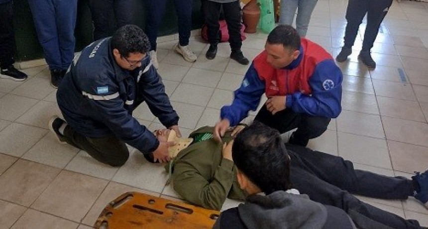  Salud dicta curso de emergencias prehospitalarias