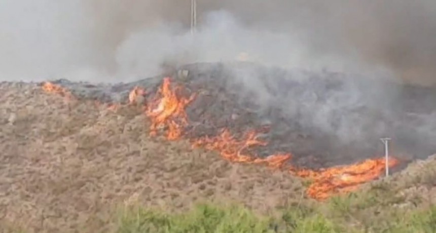 El COE trabajó arduamente para controlar incendios en varios departamentos de la provincia