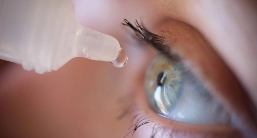 Anmat aprobó las primeras gotas para corregir la presbicia sin lentes