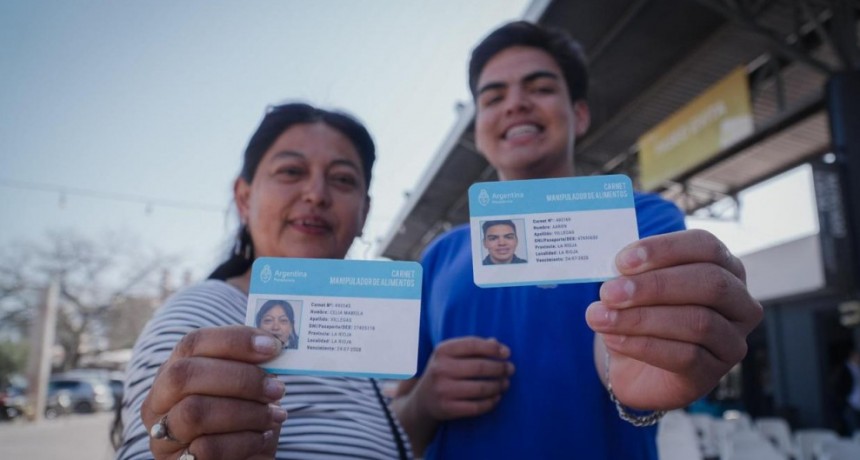 El Gobierno provincial refuerza la seguridad alimentaria con la entrega de carnets a más de 120 emprendedores