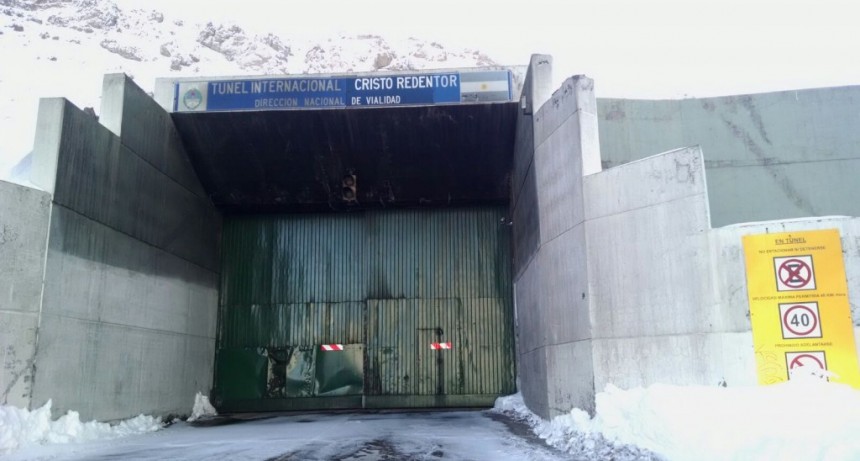 El Paso Cristo Redentor cerrado por el mal tiempo