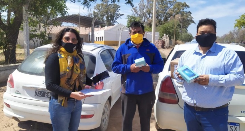El ministerio de educación entregó netbooks y tablets en el interior 