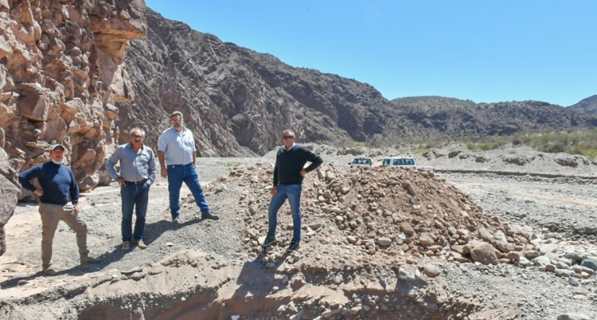 Continúan llevándose adelante obras acompañar a regantes y productores 