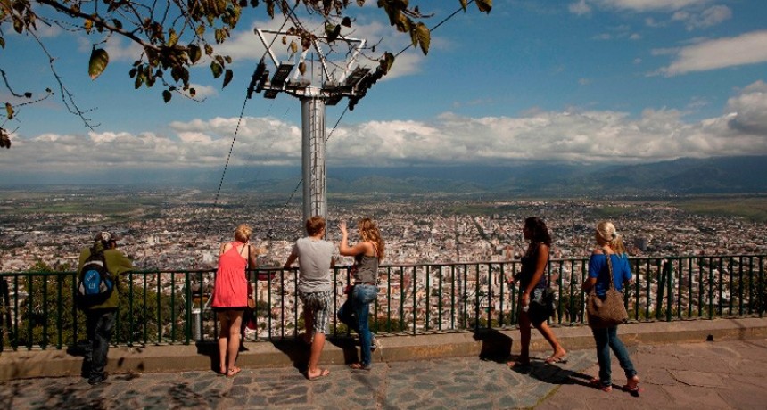 El movimiento turístico supera los niveles de prepandemia en los principales destinos del país