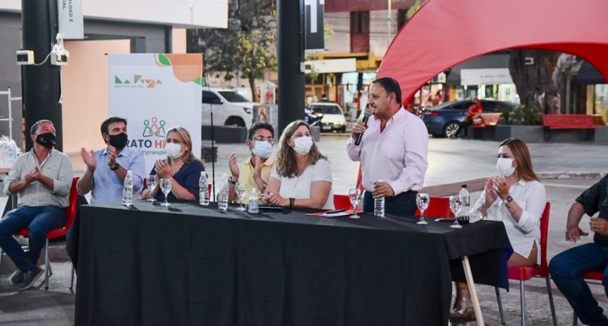 El Gobierno entregó herramientas y equipamiento a 60 familias trabajadores de la economía popular 