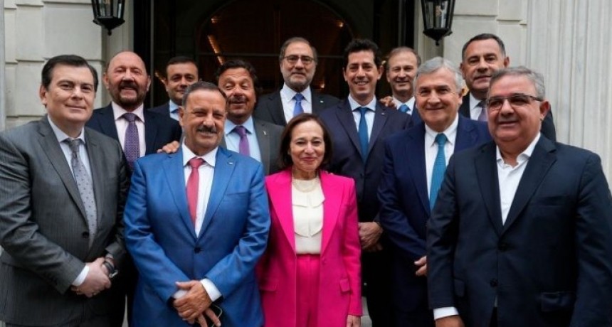  Los gobernadores del Norte Grande  se reunen en Santiago del Estero