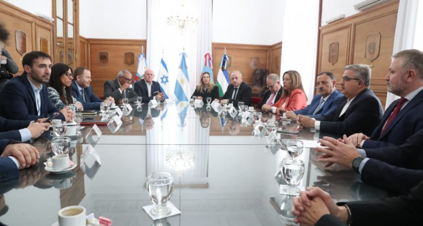 Quintela firmó convenio con el CFI para el diseño del Plan Maestro de recurso hídrico 