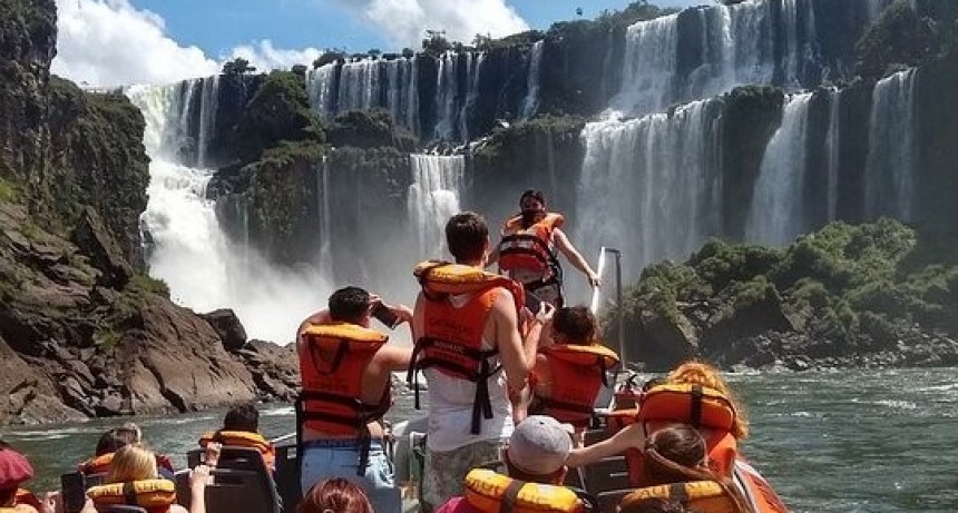 Parejas LGBTIQ+ extranjeras podrán casarse en la naturaleza de Misiones