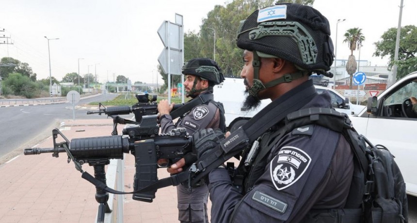 Ejercito israelí controla el limite con Gaza y ya se reportaron más de 800 muertos