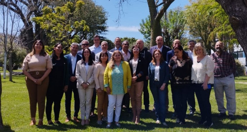 Ortiz se reunió con representantes de laboratorios y participó de la Asamblea de Cosspra 