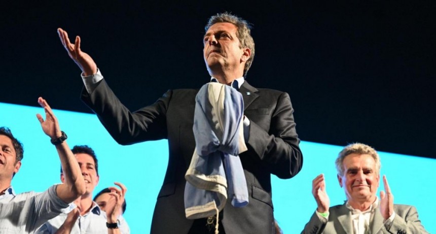 Massa fue el más votado y llega con casi siete puntos de ventaja al balotaje con Milei